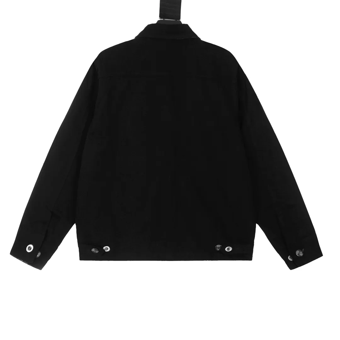 P306 💰Ralph Lauren/Ralph Lauren American vintage classic lapel old cadre retro jacket. Classic design. Timeless classic. The cotton fabric is thick and wide, showing a sense of vintage. The collar and cuffs are decorated with colorful plaid. It looks good on both men and women. Wear it as comfortable as you want. It focuses on relaxed retro YYDS. One piece for both men and women. An indispensable piece for autumn and winter. The most popular jacket at the moment. One hundred percent cotton twill is thick and thick, ⚠️correctly spaced red and green plaid lining, imported high-density embroidery. The Harrington jacket has a loose fit, is short and fat, and is super versatile. It is a clean fit and is suitable for both men and women. Color: Khaki Navy Black Size: M-XXL Size Length Bust Sleeve Length Shoulder Width M 67 110 61 L 68 114 62 XL 70 118 63 2XL 72 122 64